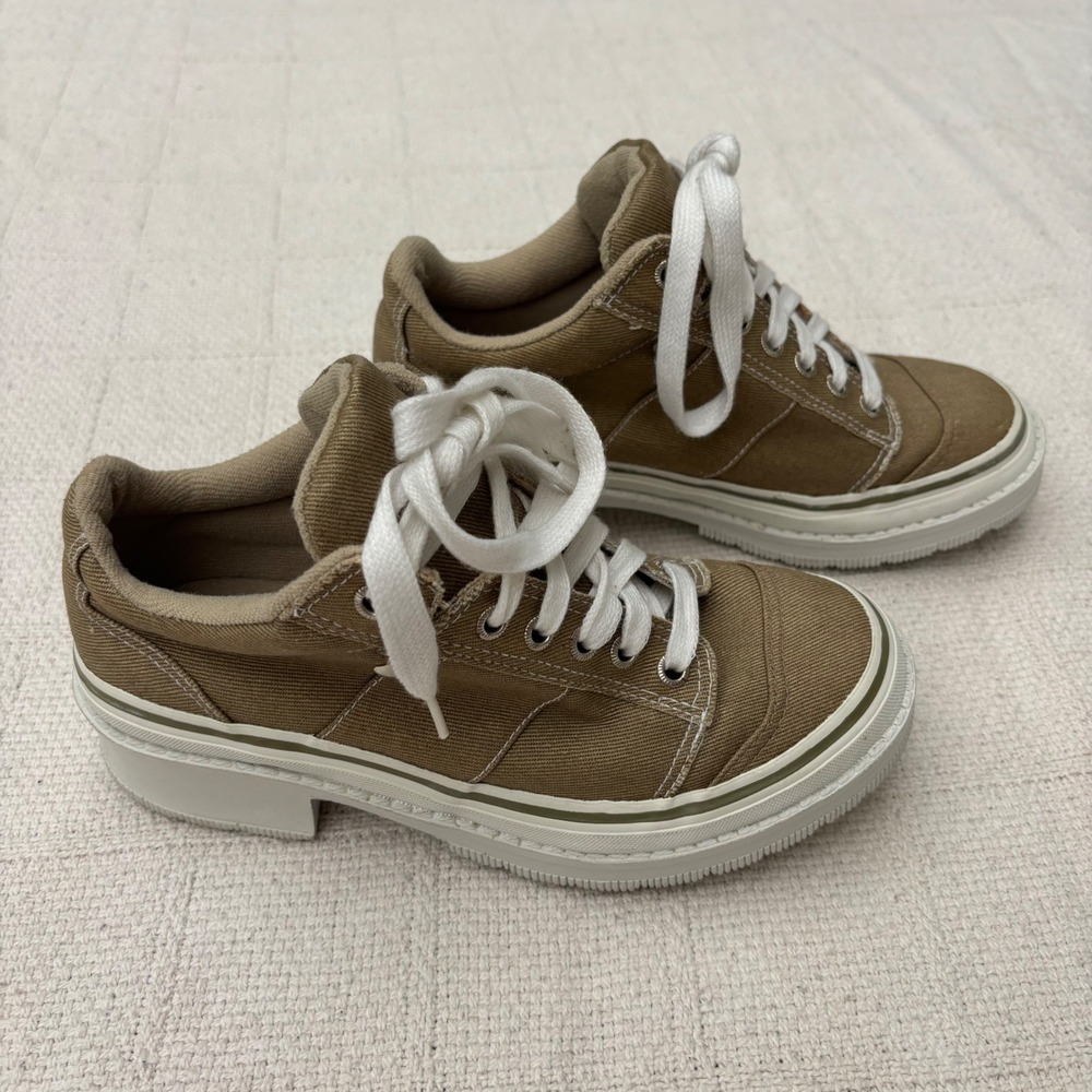 Women's 7.5 Victoria's Secret Vintage Y2k Tan Chunky Heeled Lace Up Sneakers View 2
